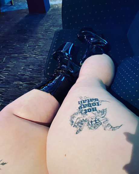 Mx Pixie Styx star pretty pictures