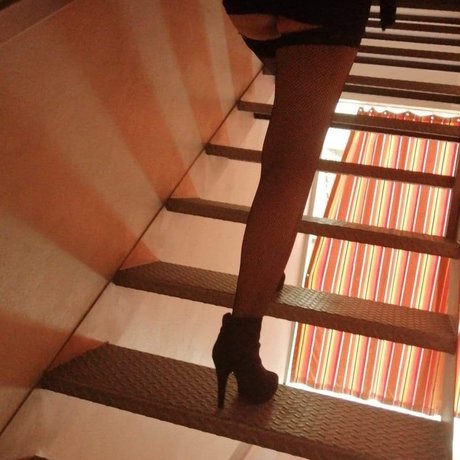 Mxony model adult pics