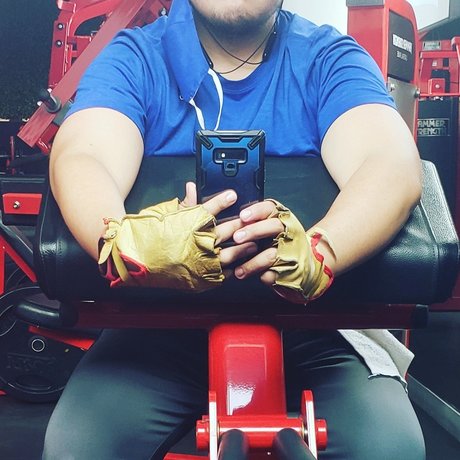 Mx MuscleCub model sex photo