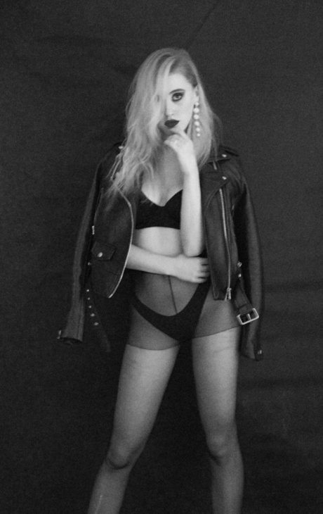 Muszka star erotic pics