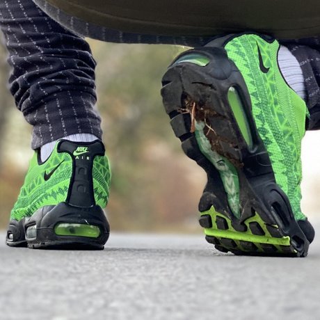 Must Air star sexy photo