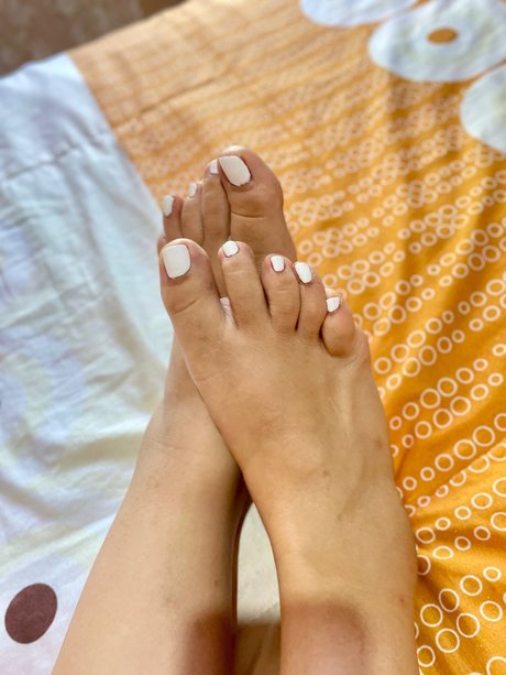 NallelyFit nude star photo