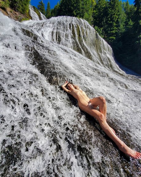 Naked Moss Fairy Sacred Courtesan_ porn star gallery