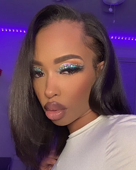 Domme Bentley pornstar hd photos