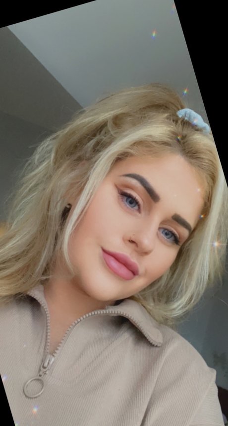 Louise 98 nice star photo