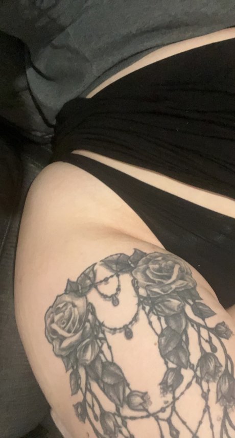 Curvyausqueen star top pictures