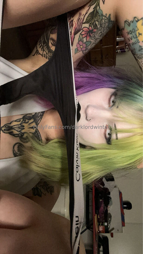 Winter White naked star gallery