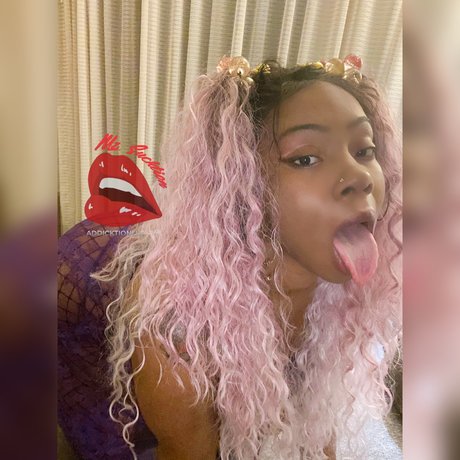 Mz Sucktion model nudes gallery