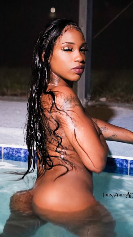 Mzprettyypussyy pornstar erotic gallery