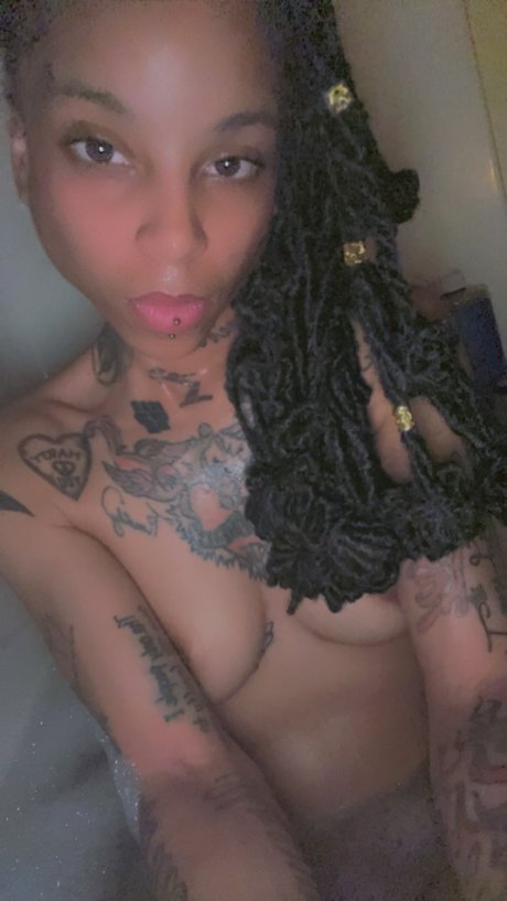 Missmakeithappen model high quality pictures