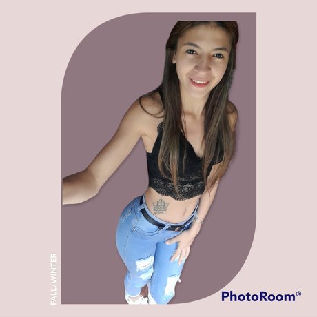 Kely nude model image