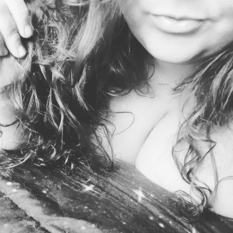 CurvyHippie adult actress photos