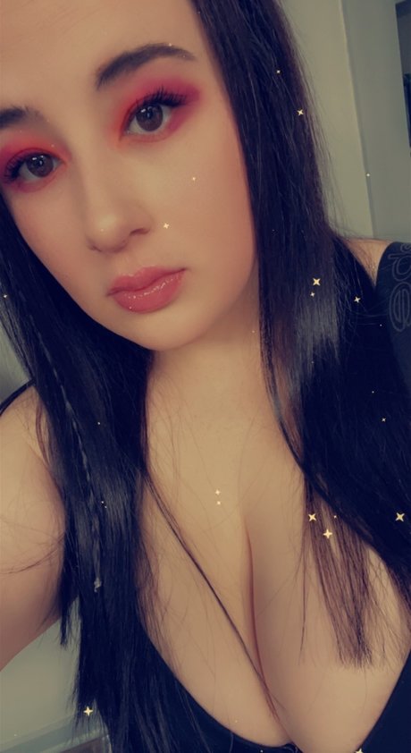 Call Me Fiftyy beautiful model pic