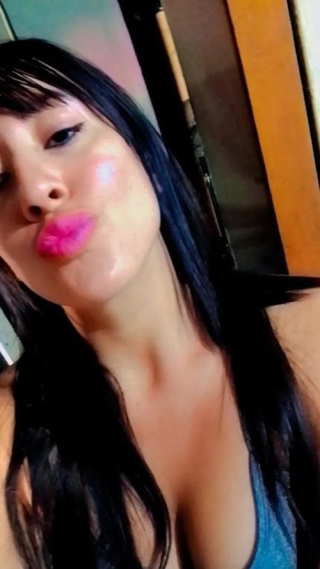 Naomicruzz_ erotic model gallery