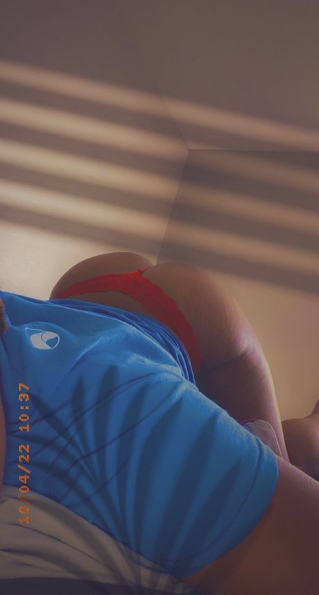 Nanii Lovee art model galleries