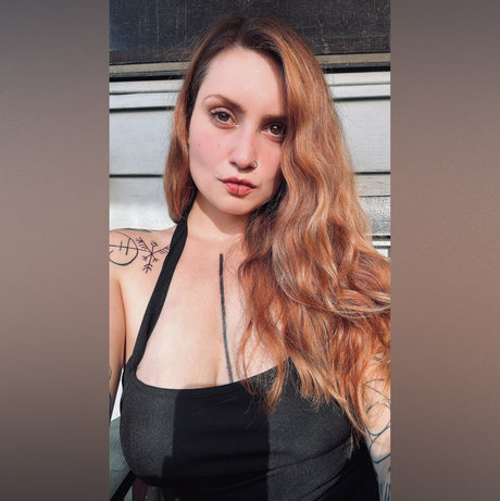 Beonka Daffodil art model galleries