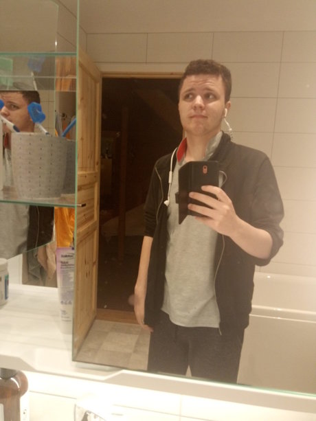 Darius Bakken model naked pic