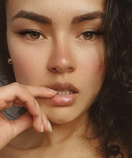 Colombian Bunny model pretty galleries