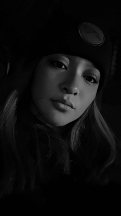 Adrienne_ star perfect pic