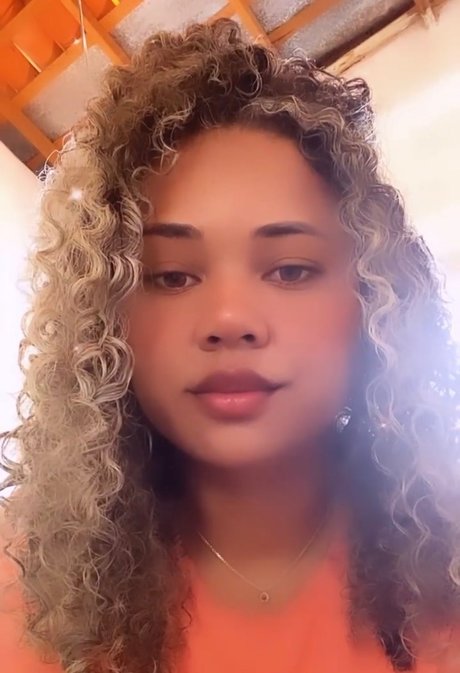 Chanelll3 sexy model gallery