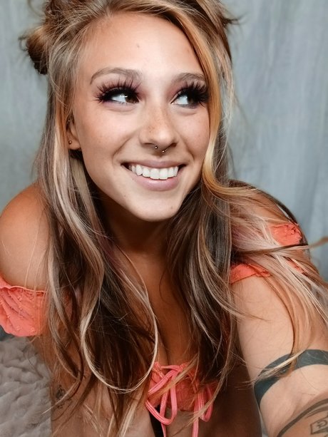 Em Schwifty star high quality galleries