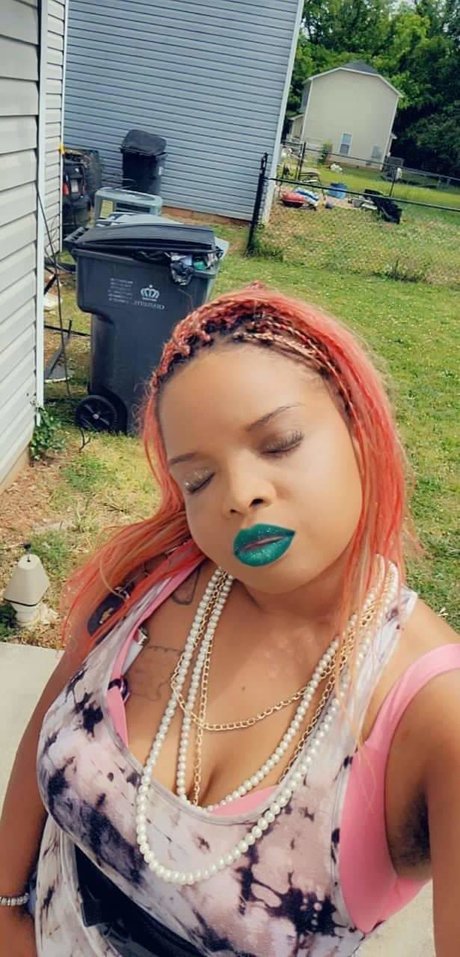 Phoenix quot ParaDyce quot Royal star nudes gallery