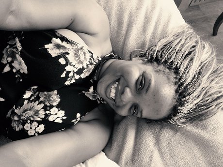 Phoenix quot ParaDyce quot Royal erotic actress pictures