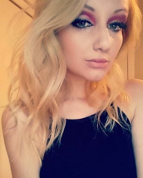 Carmen Lexus exclusive model pics