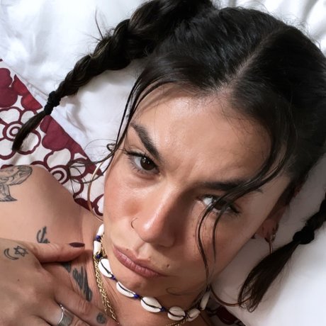 Hallie Parker pretty actress pictures