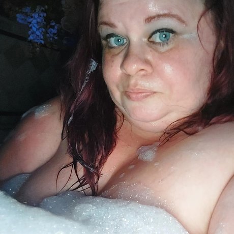 Natalie Curves model perfect picture