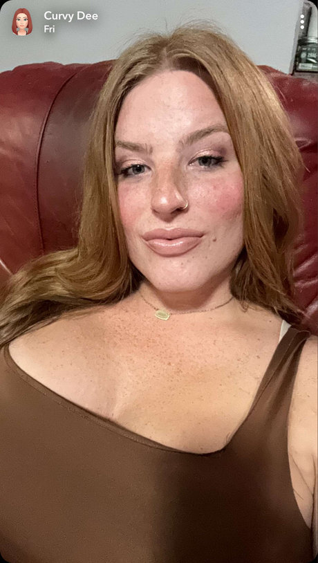 Curvy Dee star nudes img