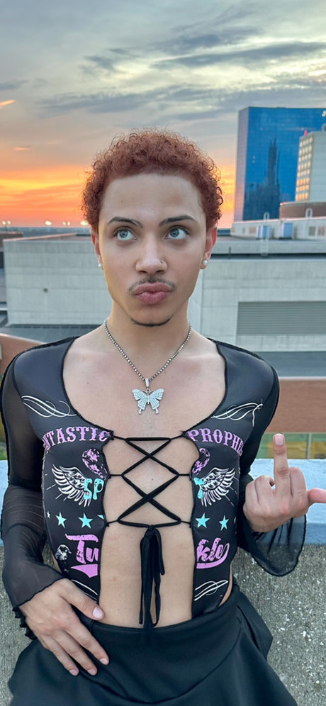 mello xxx actress img