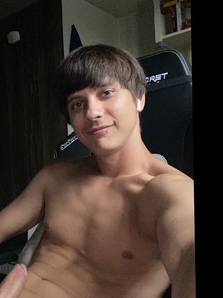 Fry pretty model picture