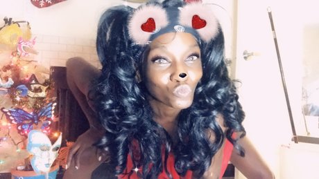 ChocolateEscapade_ art model pic