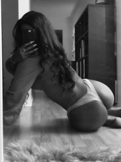 Scarlett Black model art archive