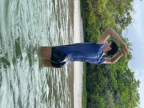 Carlos Bradlie star top img