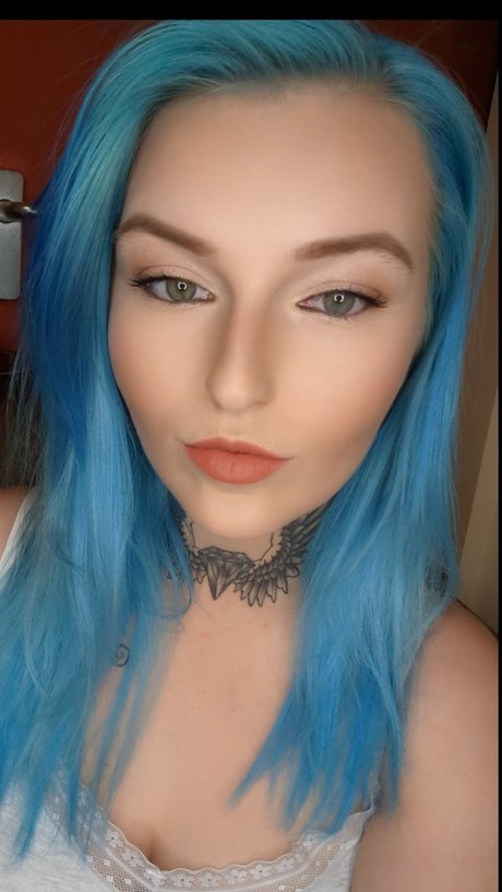 Thick chic erotic model pictures