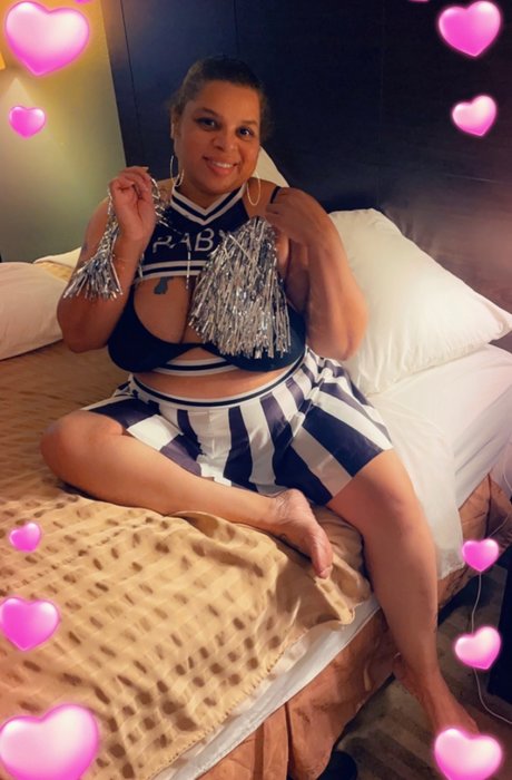 1FrenchVanilla model nice photos