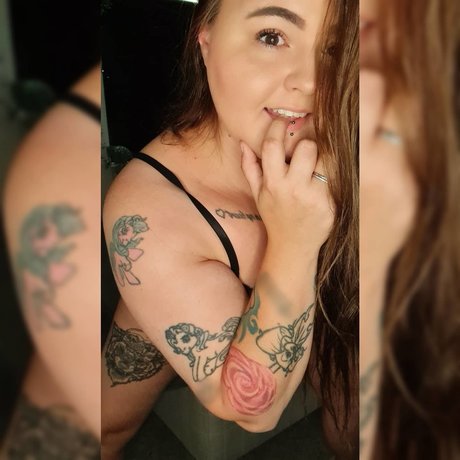 Curvydaniellev model beautiful archive