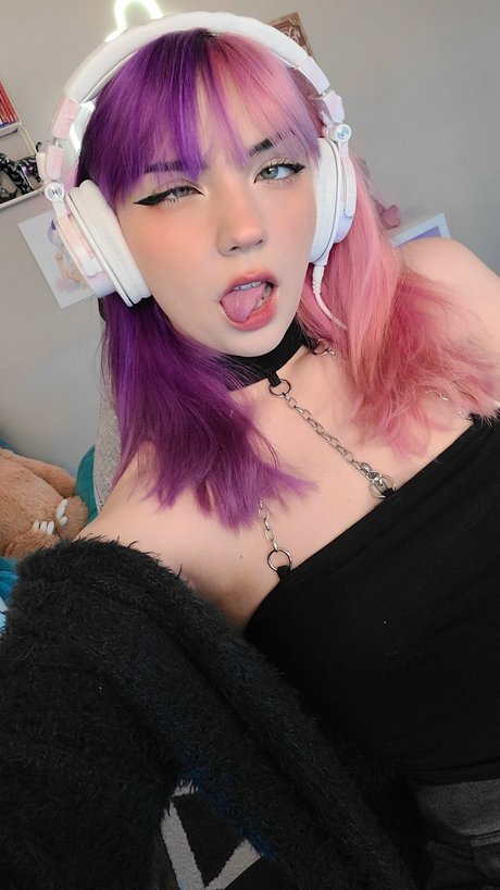 deeLazeeFree hd model photo