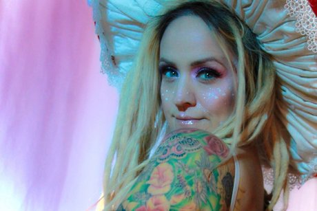 CosmikGardens naked actress pic