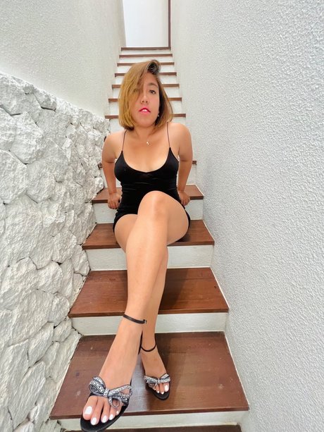 Dea Della sex model img