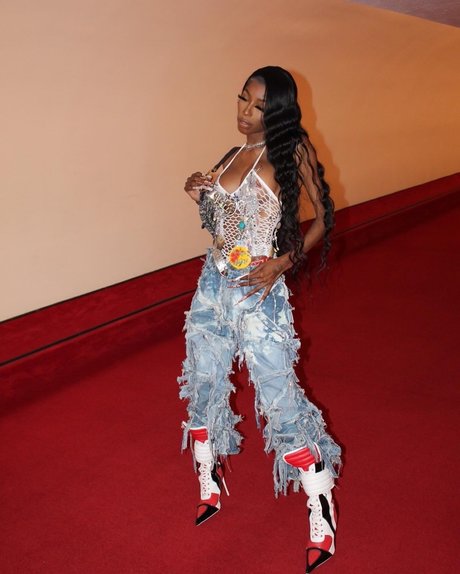 Belize Barbie_ model pornographic pic