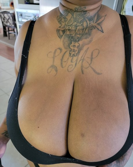 Caramel Rozaye model sex images