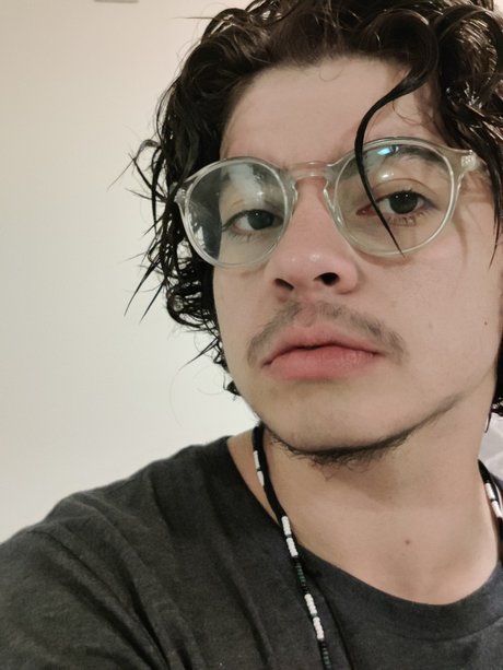 Cedar Chivalry_ model pretty image