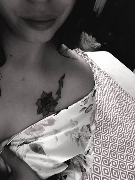 caroline greene star hot photo