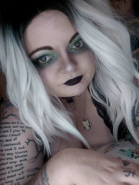 Come lick this piece of candy_ nude actress picture