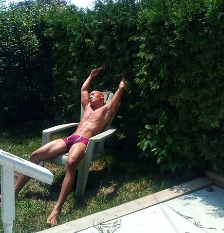 u2025416 nudes model archive