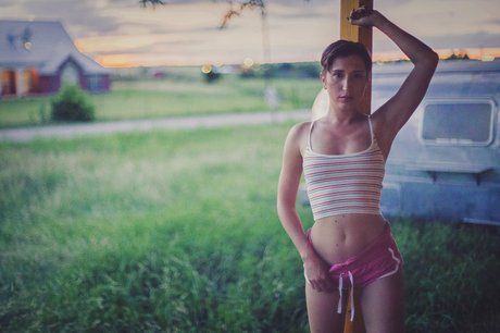 Brooke DuBose star erotic pictures