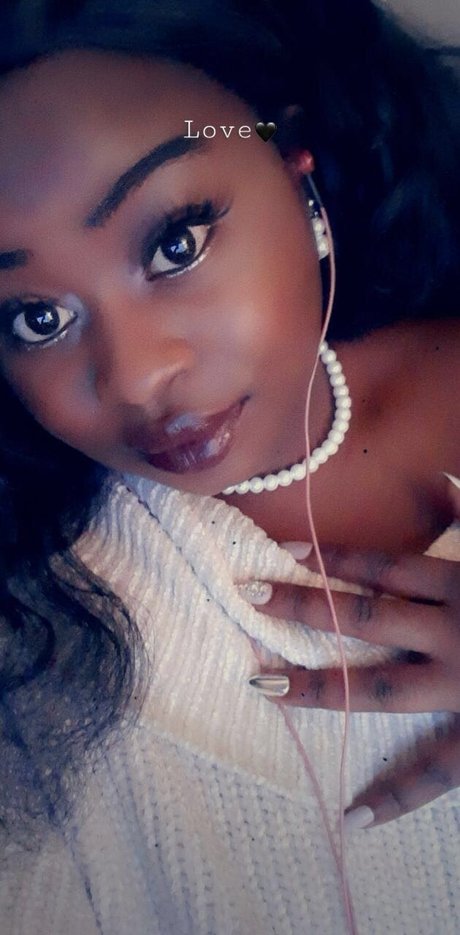 Nemy Vendetta erotic actress pictures